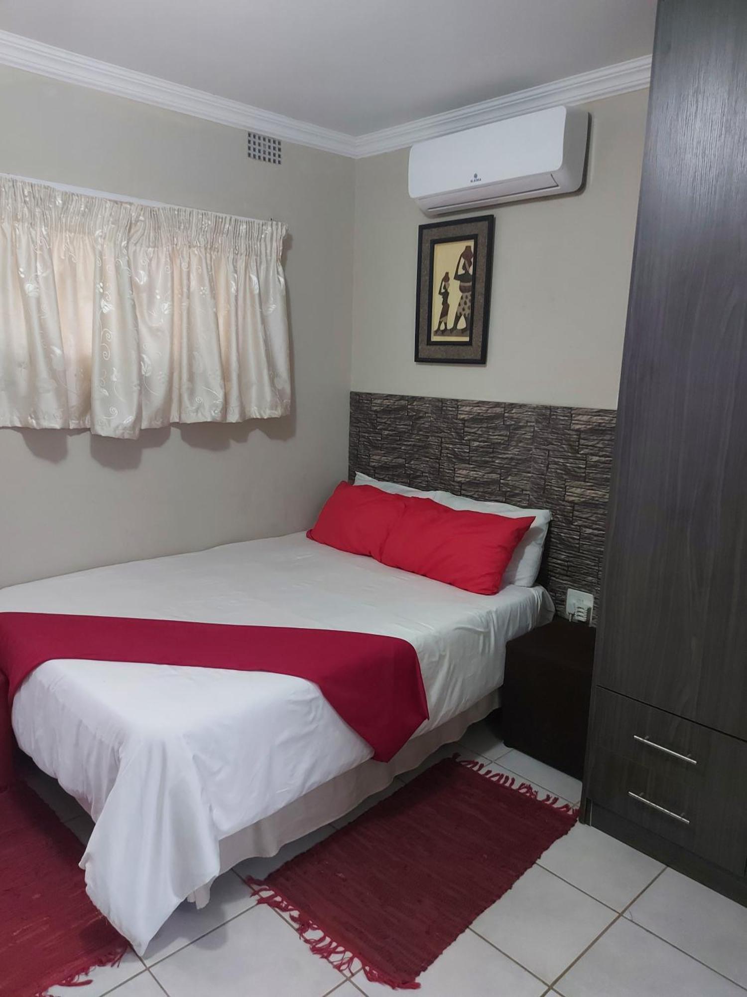 Hlophe'S Place Hotel Hibberdene Ngoại thất bức ảnh