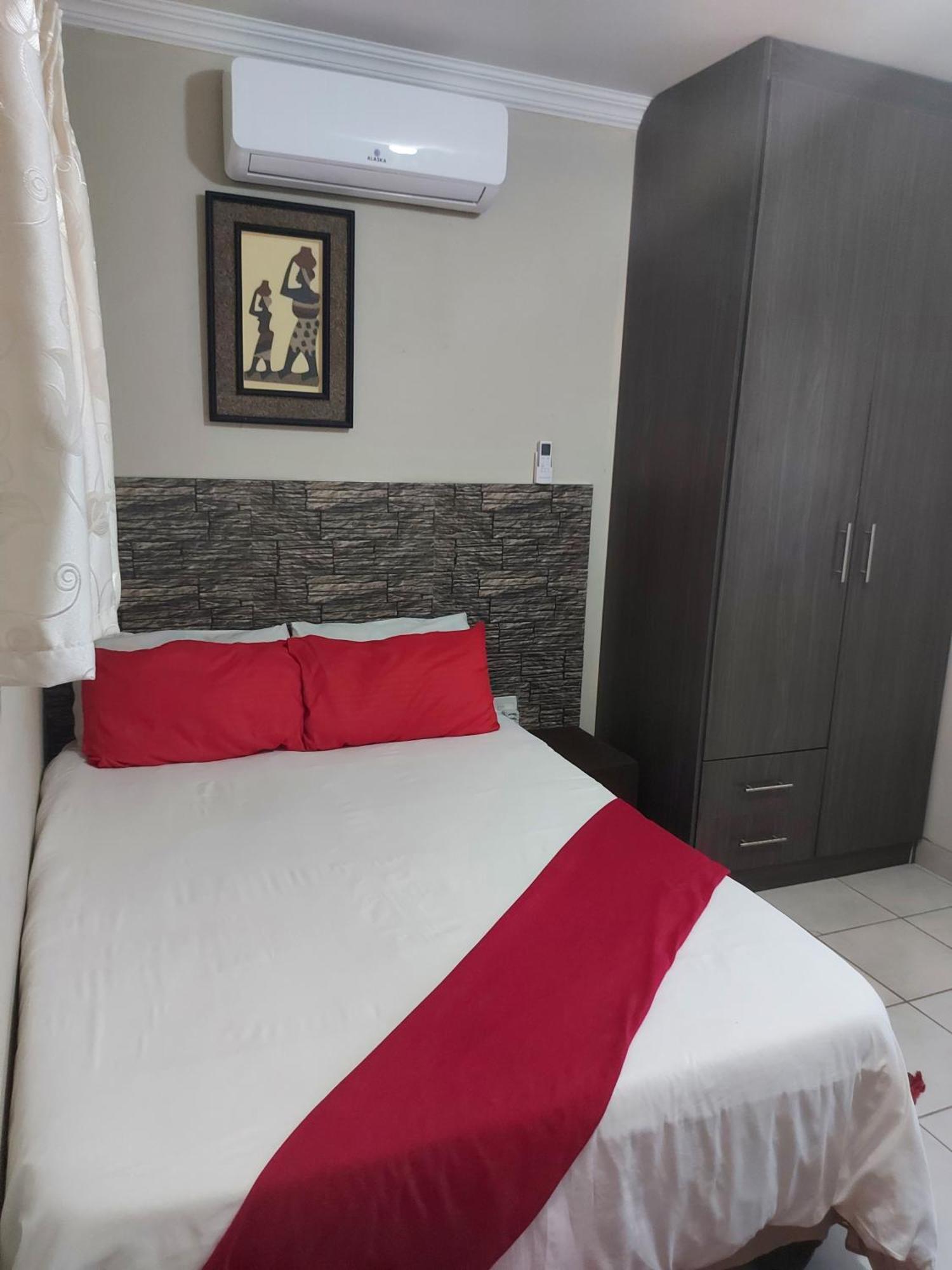 Hlophe'S Place Hotel Hibberdene Ngoại thất bức ảnh